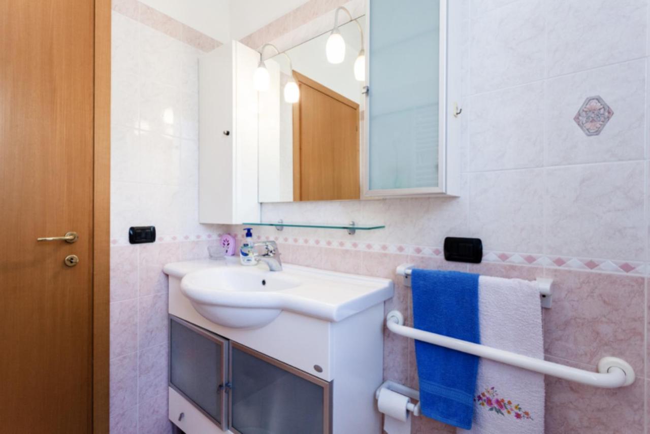 Relax In Collina Apartment Misano Adriatico Exterior photo