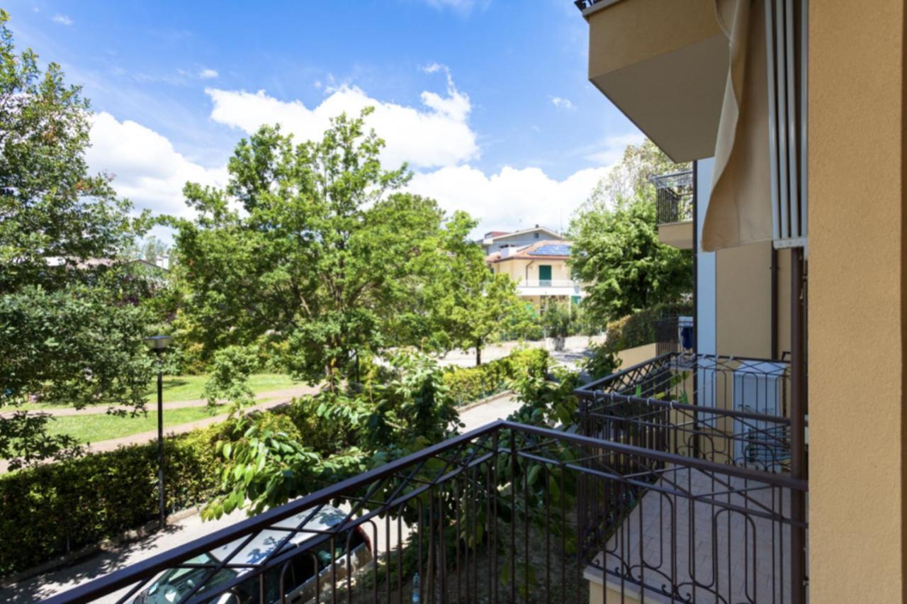 Relax In Collina Apartment Misano Adriatico Exterior photo